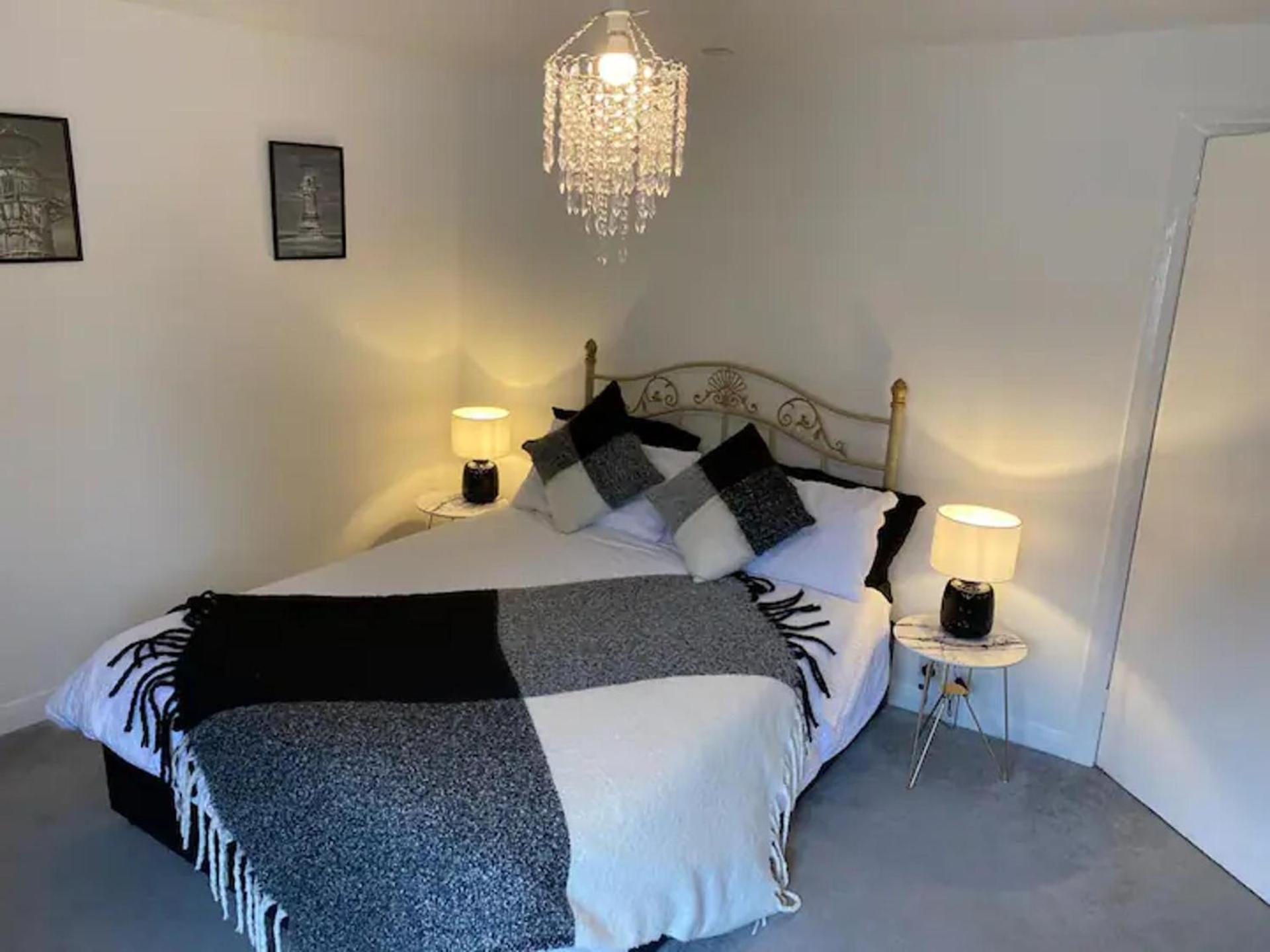 Appartement 2 Bed-Sleeps 4-Sea View-Pet Friendly-Parking à Llanelli Extérieur photo
