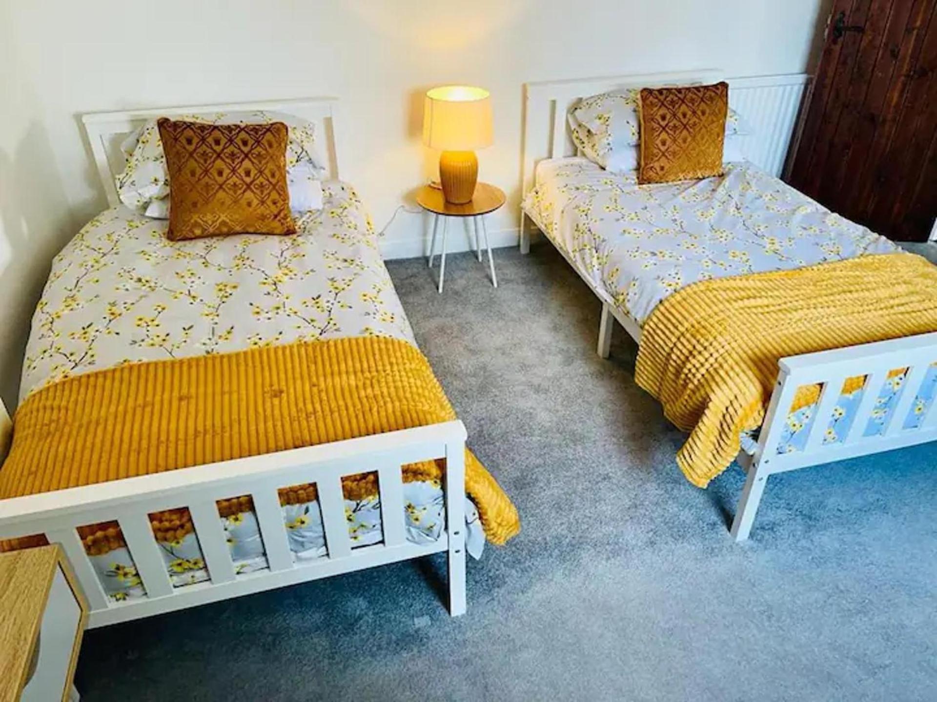 Appartement 2 Bed-Sleeps 4-Sea View-Pet Friendly-Parking à Llanelli Extérieur photo