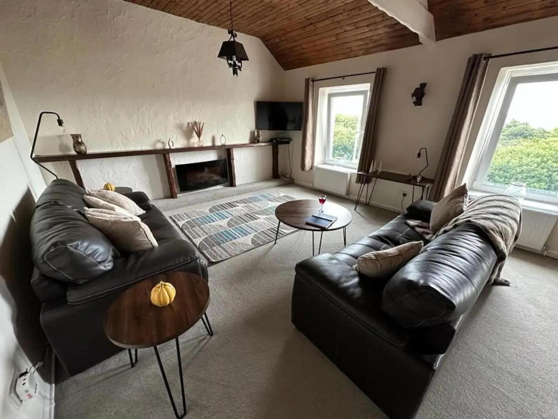 Appartement 2 Bed-Sleeps 4-Sea View-Pet Friendly-Parking à Llanelli Extérieur photo